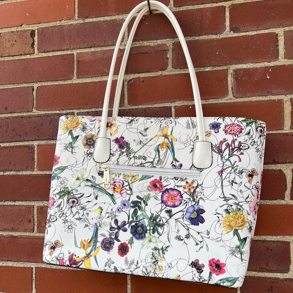 Hello Spring, This colorful flowered  purse is a perfect tote bag - Picture 3 of 6